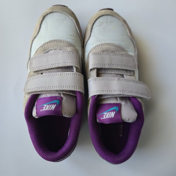 Nike MD Valiant Kids' Sneakers Purple and White Velcro - Picture 2 of 7